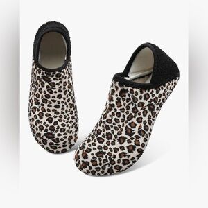 RUBBER SOLE SLIPPERS / WALKING SHOES